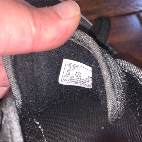 Vans - Picture 3 of 6